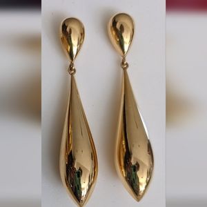 18 kt yel earrings. Made by Charles Garnier